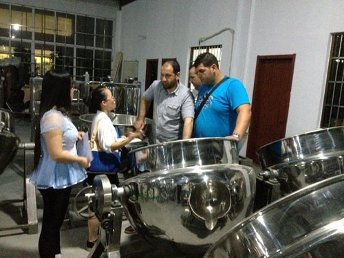 阿爾及利亞奶酪鍋客戶(hù)工廠(chǎng)考察2